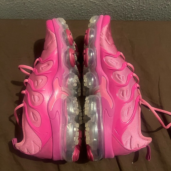 Vibrant Nike Air Vapormax Plus Berry Air Max men size 11 women 12.5 preowned - Picture 2 of 8